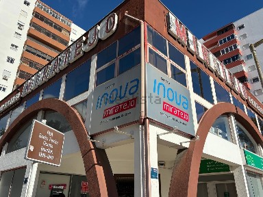 Arrendamento de espaço comercial na Rua Soeiro Pereira Gomes