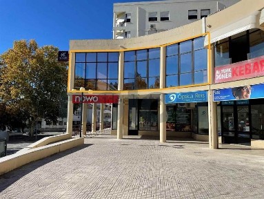 Espaço comercial à venda na Avenida Movimento das Forças Armadas, 3335
