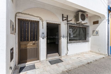 Espaço comercial à venda na Rua Combatentes da Grande Guerra, 9