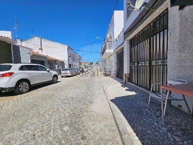 Nossa Senhora da Expectação, Rua de Dom Diniz