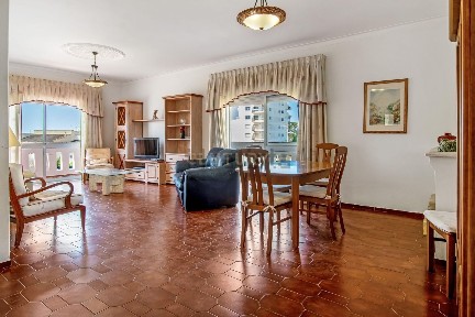 Apartamento T2 à venda na Urbanização Mar e Serra, 35