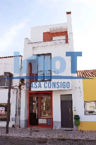 Espaço comercial à venda na Rua Soeiro Pereira Gomes, 7 -a