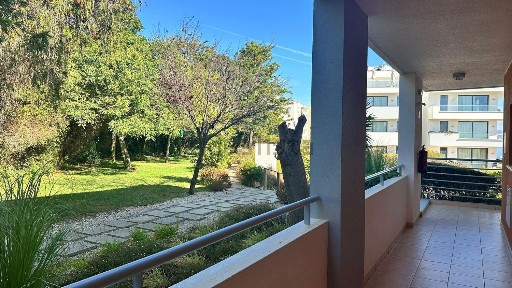 Apartamento T1 à venda na Estrada da Rocha, 2
