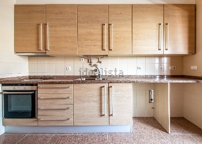 Apartamento T2 à venda na Rua Doutor João Matos Proença, 12