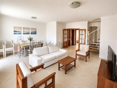 Apartamento T3 à venda na Rua de Volta dos Choupos