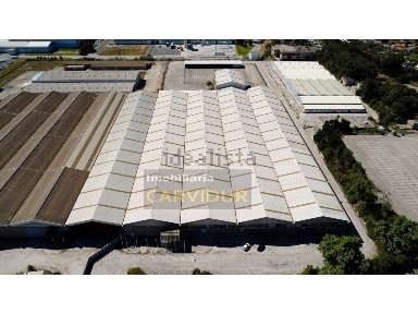 Arrendamento de armazém no Vale do Cobro