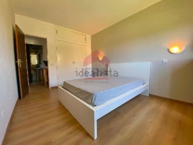 Apartamento T1 à venda na Rua do Pinheiro Manso, 37