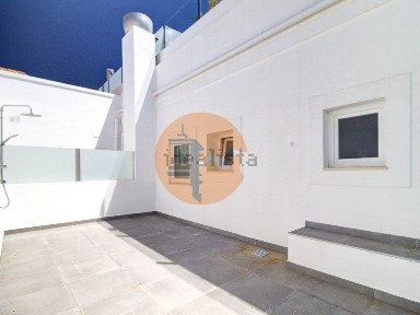 Apartamento T2 à venda na Rua Doutor Sousa Martins Nº80