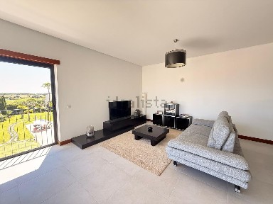 Apartamento T2 à venda na Rua Volta da Romãzeira