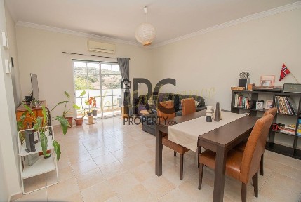 Apartamento T3 à venda no Centro Este da Cidade de Loulé