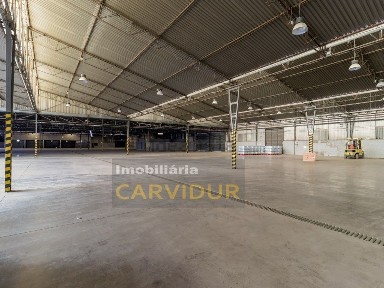 Arrendamento de armazém no Vale do Cobro