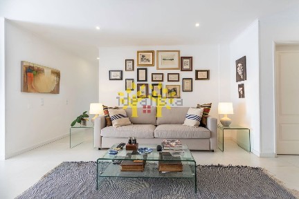 Apartamento T3 à venda na Avenida Tivoli