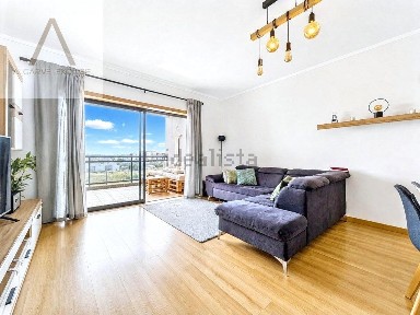 Apartamento T2 à venda na Rua Custódio Domingos Pereira Neto