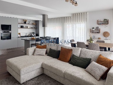 Apartamento T2 à venda na Rua Betunes