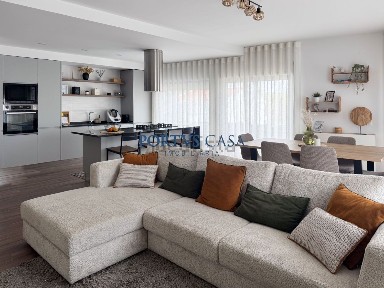 Apartamento T2 à venda na Rua Betunes