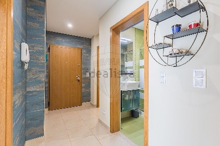 Apartamento T2 à venda na Estrada da Rocha