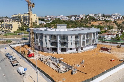Apartamento T3 à venda na Rua Fernão Vilarinho, 11
