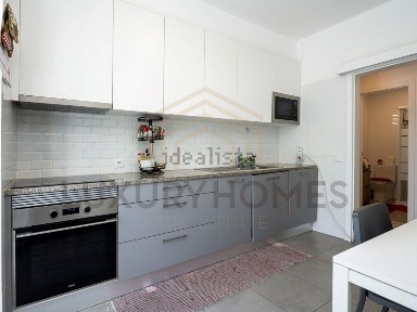 Apartamento T3 à venda na Avenida Doutor Carlos Mota Pinto
