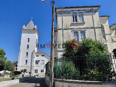 Espaço comercial ou armazém à venda em Alcanena