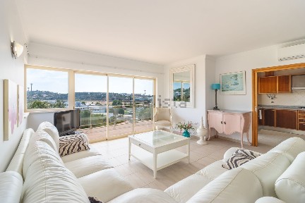Apartamento T1 à venda na Urb. Varandas de Saõ João, Lote 11, Bloco 3 R/c Apt. n