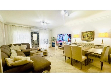 Apartamento T3 à venda na Avenida Dom João VI