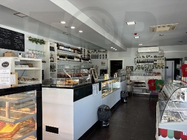 Espaço comercial à venda em Foros de Salvaterra