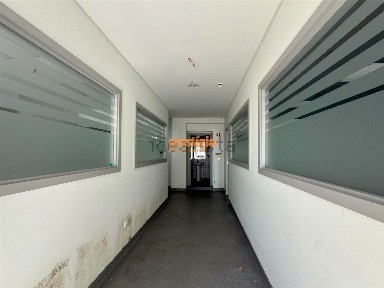 Armazém à venda na Praceta Padre Sena de Freitas, 160