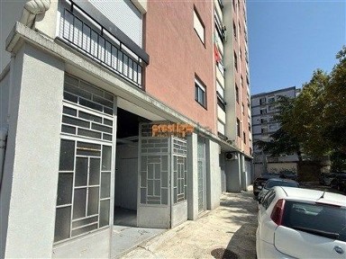 Armazém à venda na Praceta Padre Sena de Freitas, 160