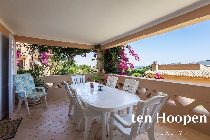 Apartamento T2 à venda na Meia Praia