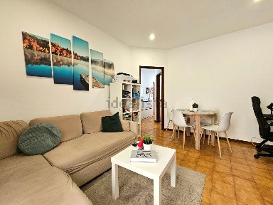 Apartamento T2 à venda na Rua Almirante Reis