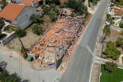 Armazém à venda em Alburitel