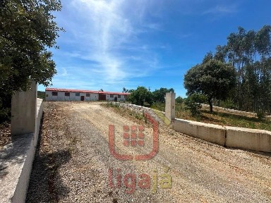 Armazém à venda em Atouguia