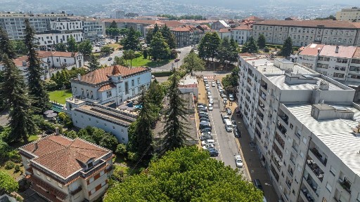 Espaço comercial à venda na Rua Adelino Arantes