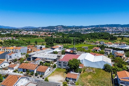 Armazém à venda em Merelim (São Paio) - Panoias - Parada de Tibães