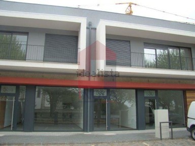 Espaço comercial à venda em Soutelo