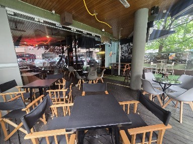 Espaço comercial à venda na Rua Luís Barroso