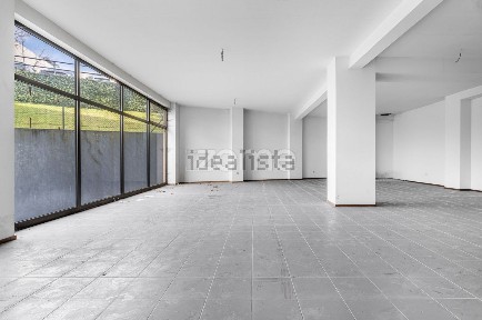 Espaço comercial à venda na Praceta das Amoreiras, 77
