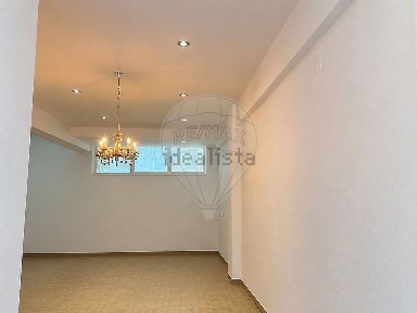 Espaço comercial à venda na Avenida Doutor Alves da Costa