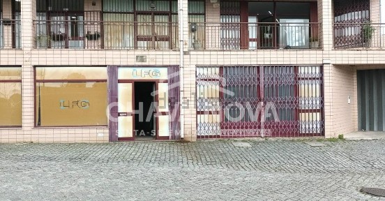 Espaço comercial à venda na Avenida da Portela, 194