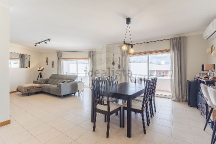 Apartamento T3 à venda na Praceta Mar de Timor