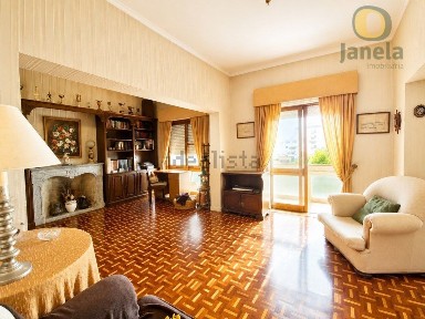 Apartamento T5 à venda no Centro