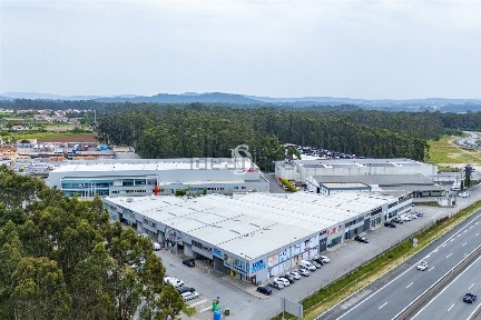 Armazém à venda em Palmeira de Faro