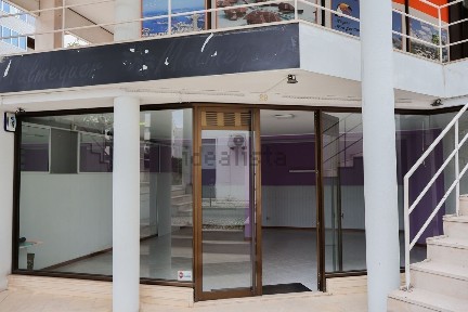 Espaço comercial à venda na Avenida General Norton de Matos s/n