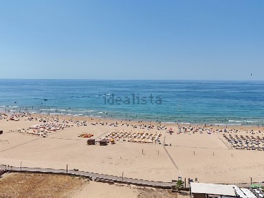 Apartamento T2 à venda na Avenida Tomás Cabreira, 19