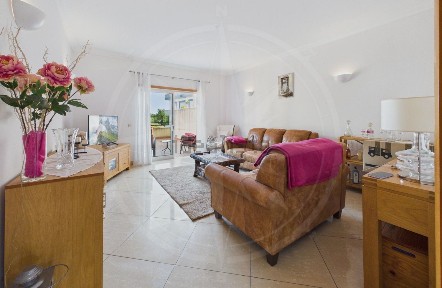 Apartamento T1 à venda na Pegada - Mato Santo Espírito - Vale Carangueijo