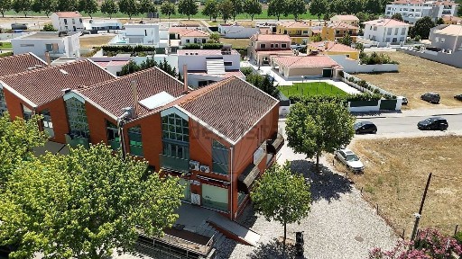 Espaço comercial à venda em Almeirim