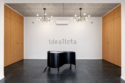 Espaço comercial à venda na Rua Luís de Camões s/n