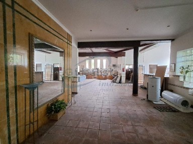 Espaço comercial à venda em Minde