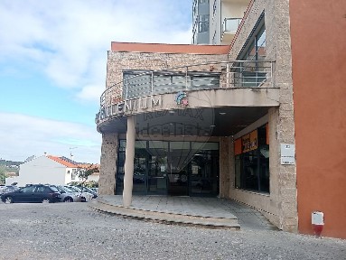 Espaço comercial à venda na Travessa Cónego Silva Martins
