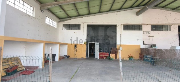 Espaço comercial à venda em Samora Correia